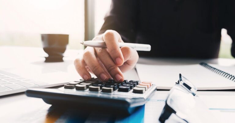 Fed's Tightrope Walk: Job Losses and Sticky Inflation Challenge Policy Path